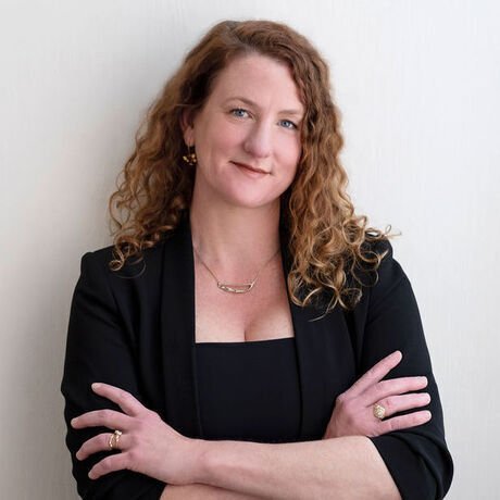 Hilarymcvicker headshot sm