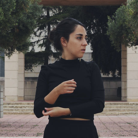 Estefania blondet crop