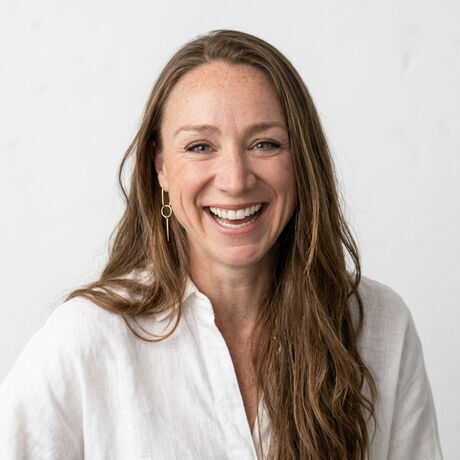 Liz boyer headshot v2 square