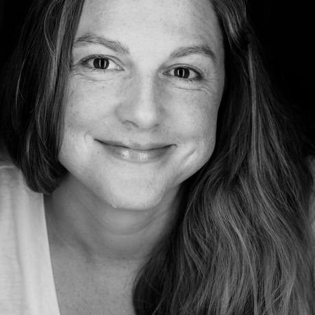 Headshot juliarobinson 45 2