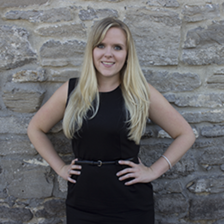 Angela stairs square headshot