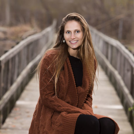 Sabrina in rust sweater on bridge  11.25.16  naturally photography