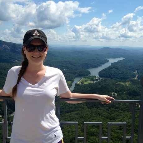 Molly mountains headshot