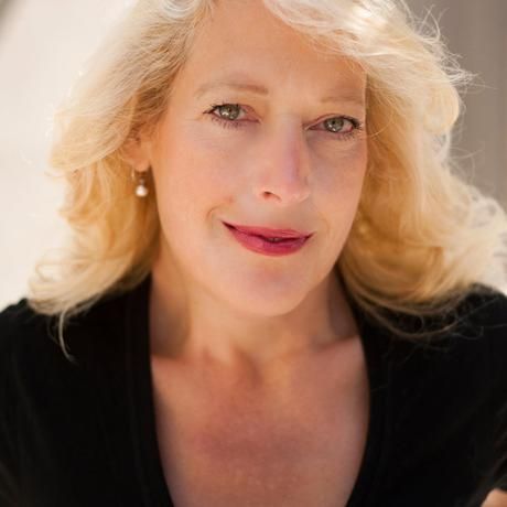 Kristinheadshotgilbert