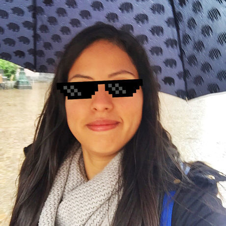 Stefanie con gafas