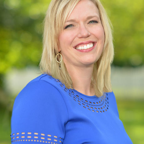 Monica final headshot