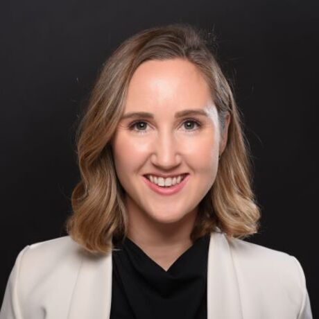 Headshot laurawarken