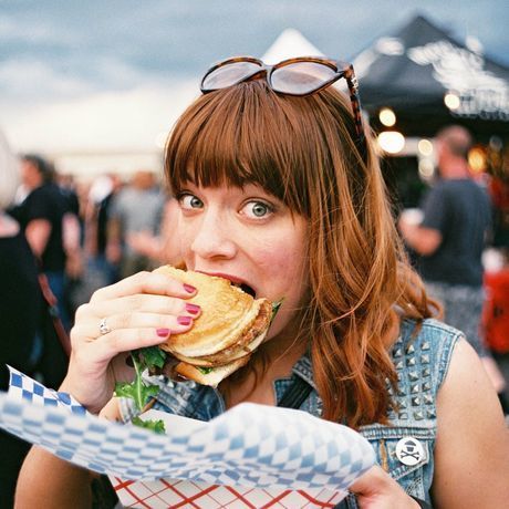 11222844 10153247626208096 6156915723394608637 o  1 