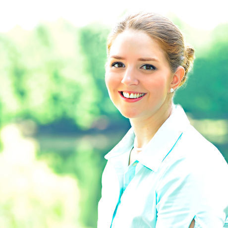 Renee deveney headshot
