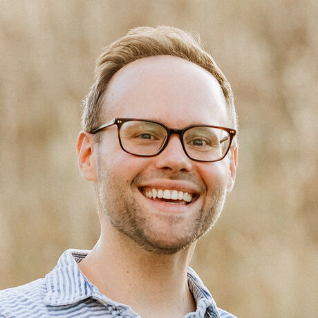 2023 10 dustin headshot