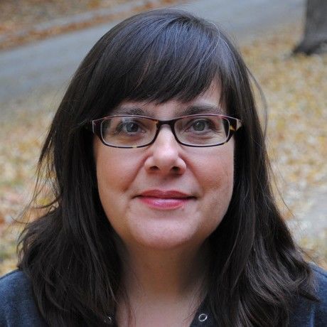 Lori tatreau headshot