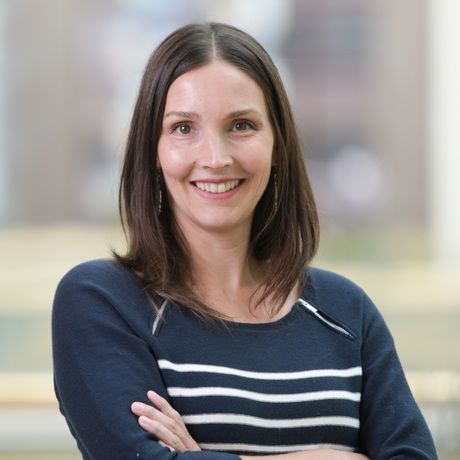 Heather new headshot 2019 cropped