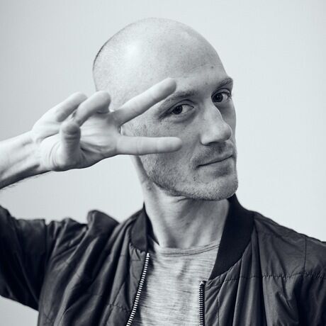 7f159b9e 2751 45e3 8144 ff30381b77bc