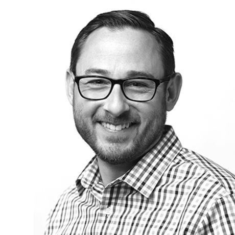 Dom headshot4 400x420