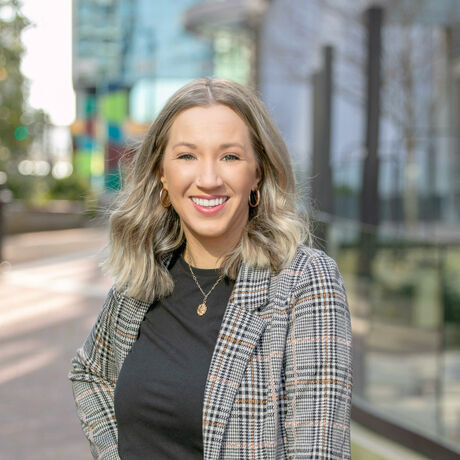 New olivia headshot brighter 2021