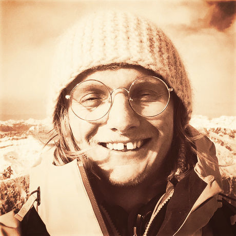 Teo berg peach