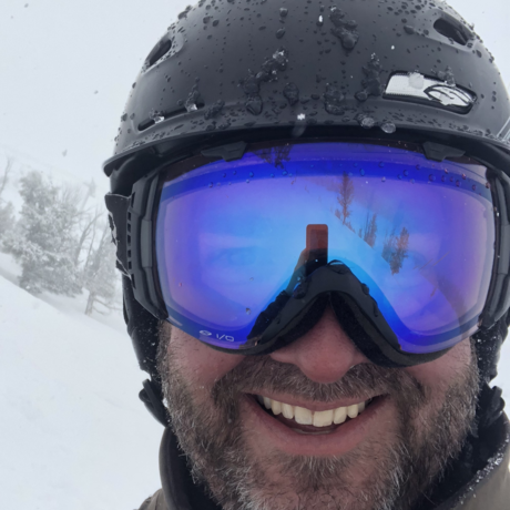 Joe skiing face