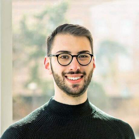 Max kahn 2022 square small