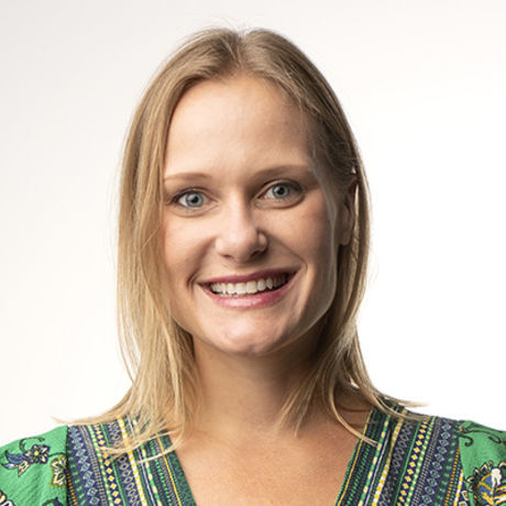 Beth inglish headshot 1.1