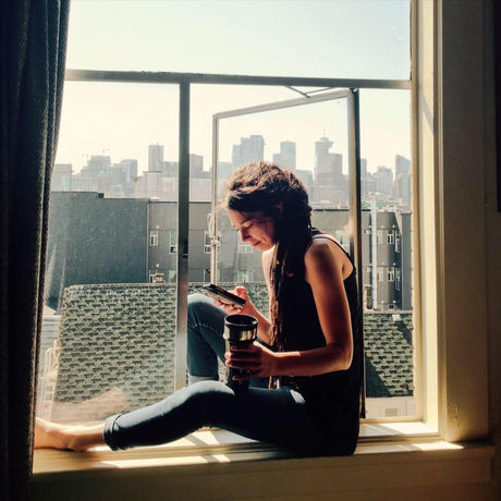 910x910 audrey