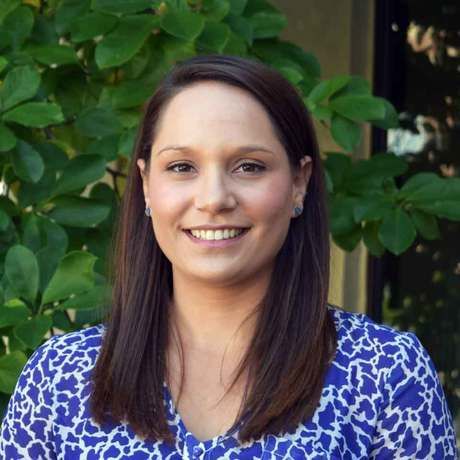 Ahlea isabella headshot