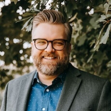 Andrew outdoor headshot square  small 