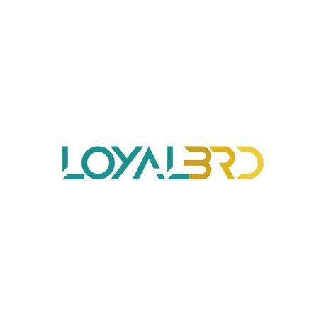 Loyal fondo blanco