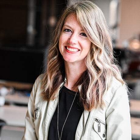 Kelli kruschke web headshot 434x536