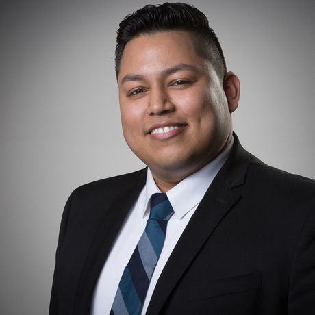 Yanes.e.headshot.fenixfoto 5r4a4196 2