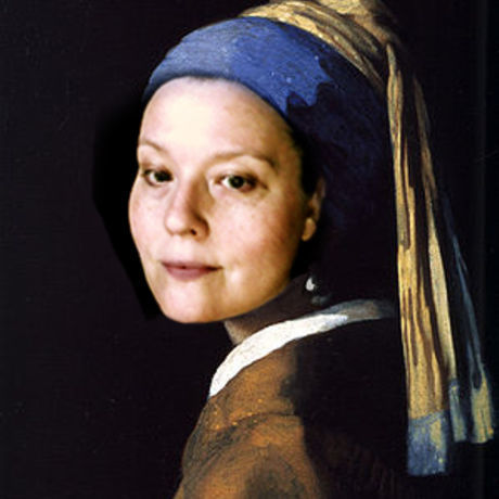Lynnwith a pearl earring