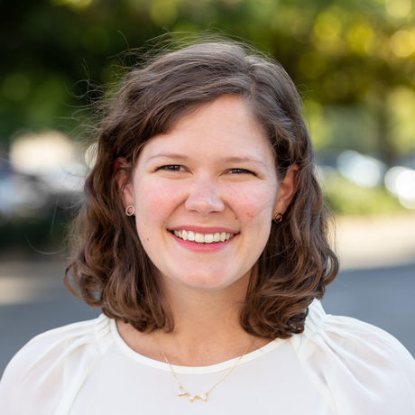 Grace elliott headshot 1800