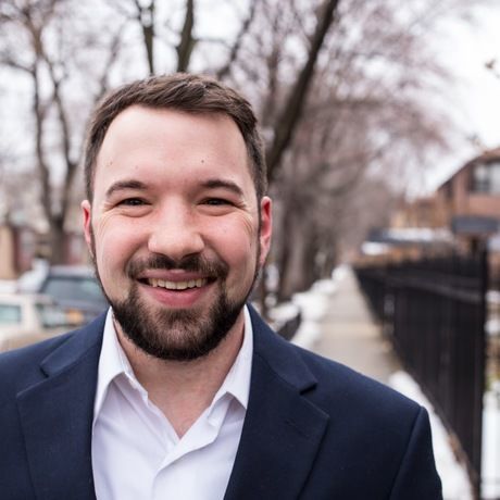 R%c3%a9sum%c3%a9 headshot