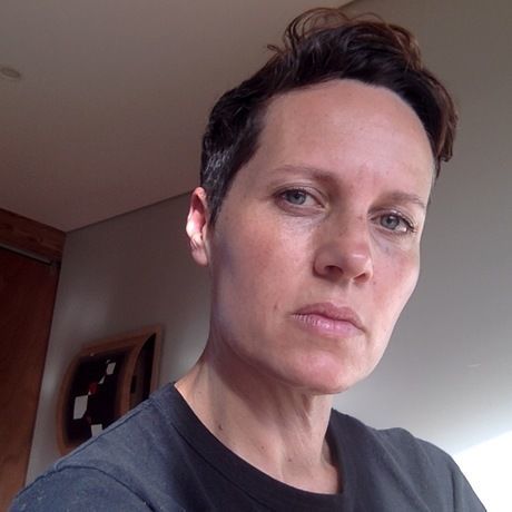 I m listening   sueselfie