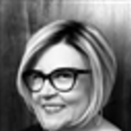 44902010 16b8 4394 97de 837c77cd82d9 b w liz