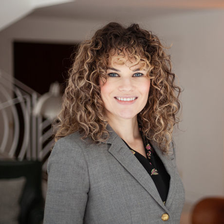 Quinlan headshot 2018 jan lr psimg 5063c edit