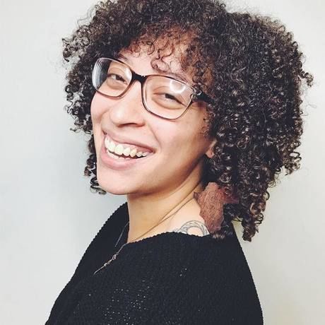 Tess headshot