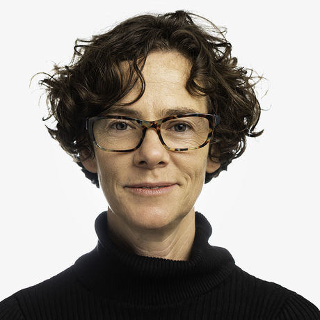 Diolinda pose1 1080p 020119