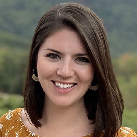 Headshot breabo square