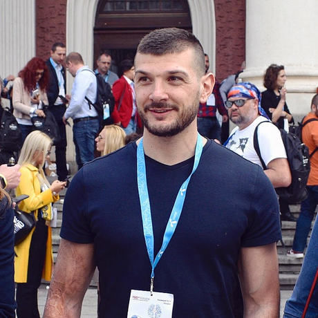 57d5ebc2 9535 4814 9350 cb35d514f40b