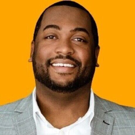 Cre8ive craig 2023 colored headshot zoomed in