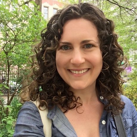 Melissa casual headshot 2 2