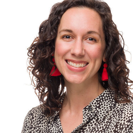 Sarahcurry headshot full