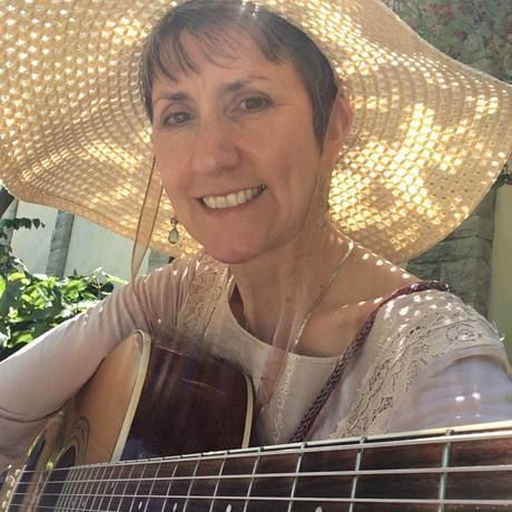 Me acoustic guitar sunlight hat