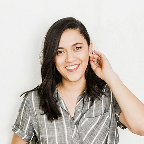 Desireeperez square headshot