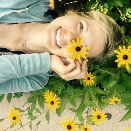 Miranda flower headshot