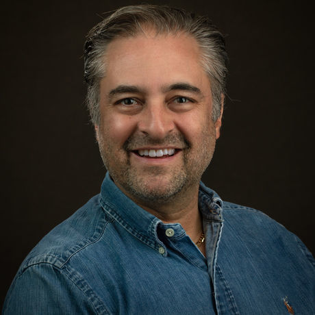 2020.03.03 headshot julian 149 edit 2