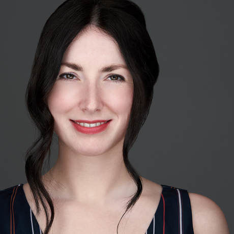 200f2 headshot lara debie