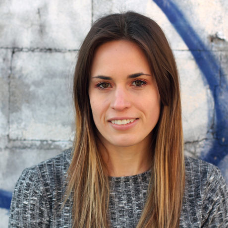 Tess s headshot