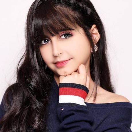 Cool cute girl whatsapp dp