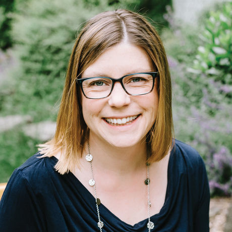 Headshotsquare laura